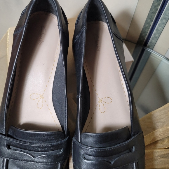 NWOT.  Clarks "Griffin Milly" designer loafers.  Size 9.5.  (229) - Picture 2 of 5